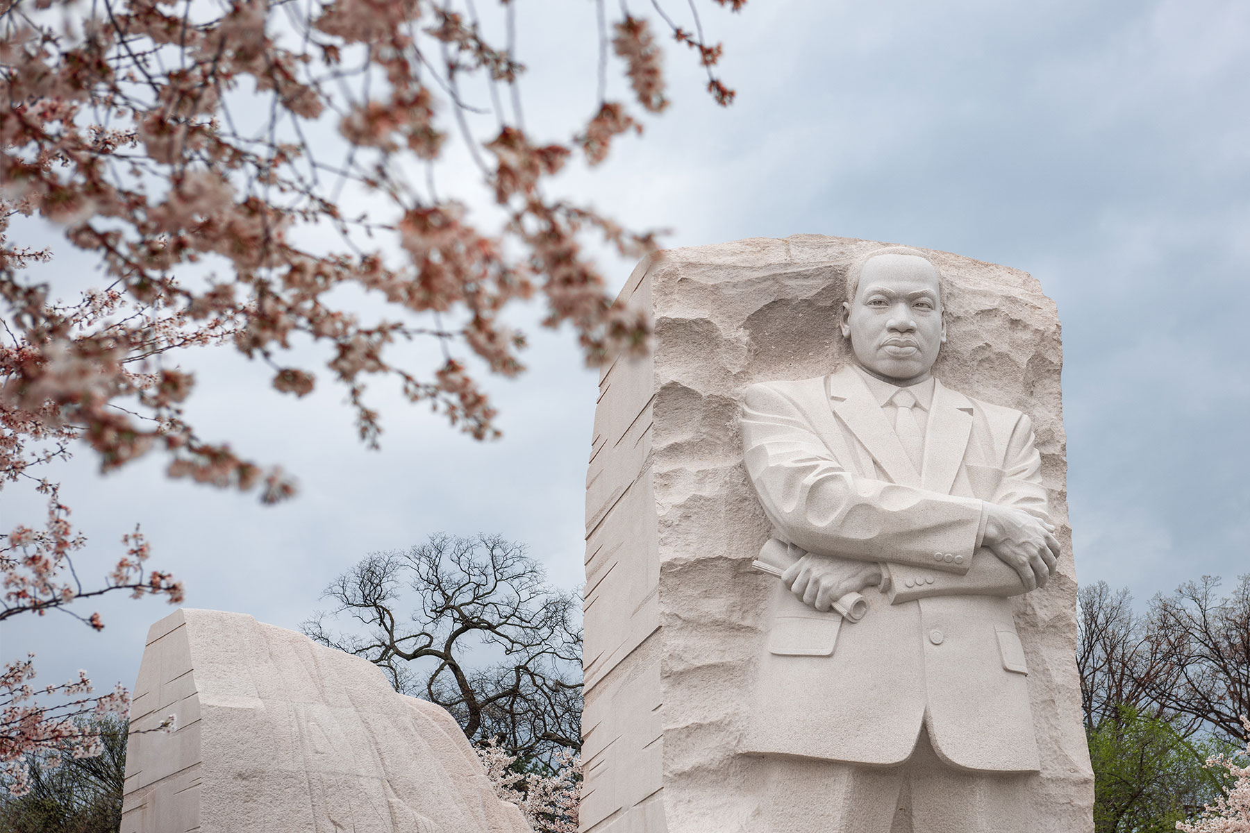 portrait of the martin luther king jr memorial statue in washington dc
