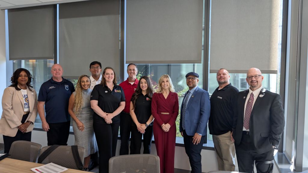 Coastline Veterans in a meeting room